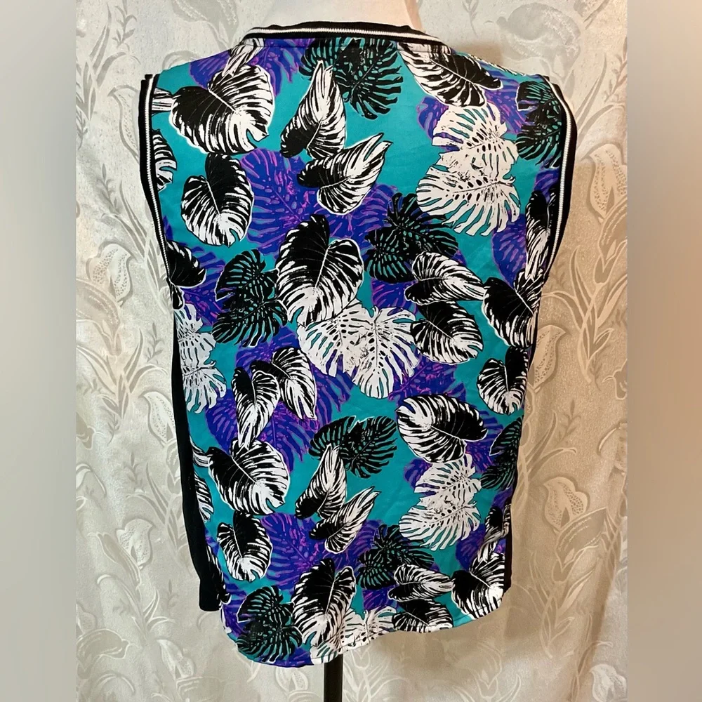 Metaphor Black Blue Sleeveless V-neck Top